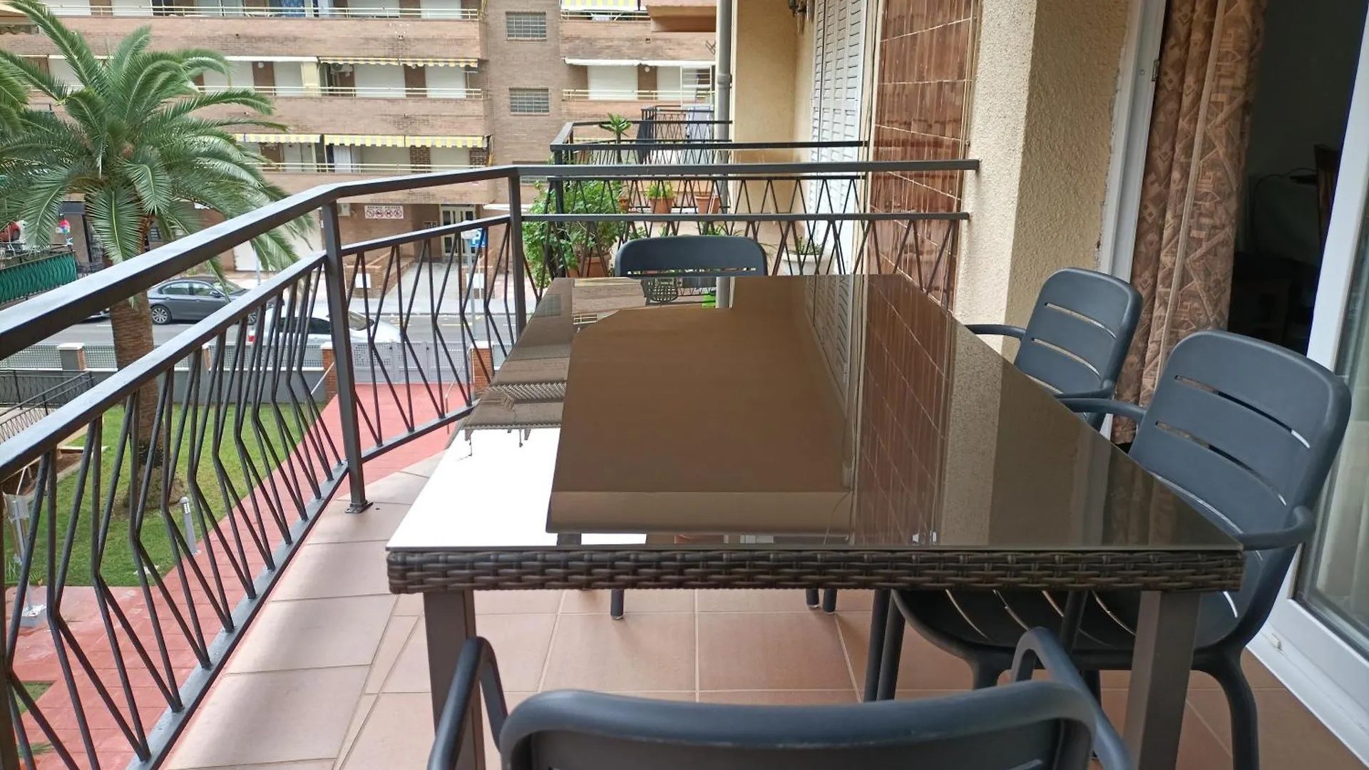 Apartamento Cerca De La Playa Todo Aire Acondicionado La Pineda İspanya