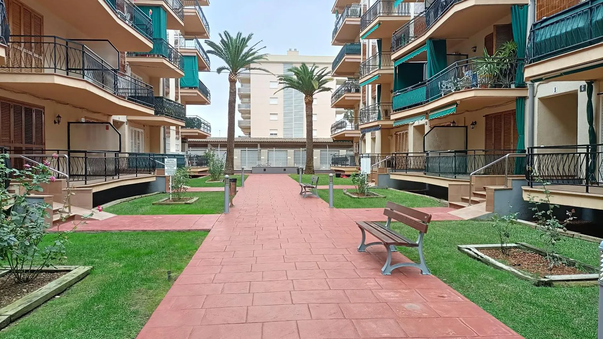 Appartamento Apartamento Cerca De La Playa Todo Aire Acondicionado La Pineda Spagna